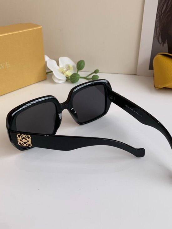 ✅NWT Authentic Loewe Sunglasses main image 4